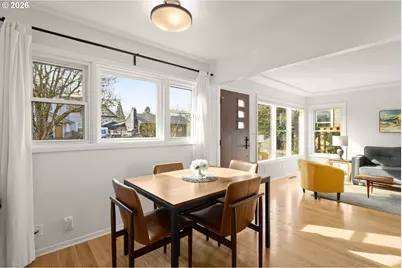 2015 SE Bidwell St, Portland, OR 97202 - Photo 8