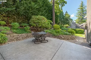 14221 Dolph Ct, Lake Oswego, OR 97034 - Photo 32