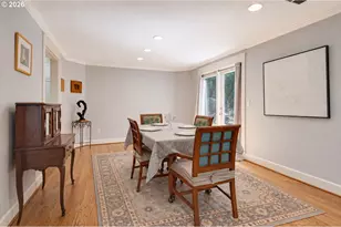 14221 Dolph Ct, Lake Oswego, OR 97034 - Photo 12