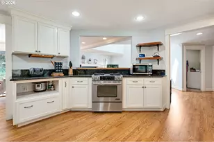 14221 Dolph Ct, Lake Oswego, OR 97034 - Photo 16