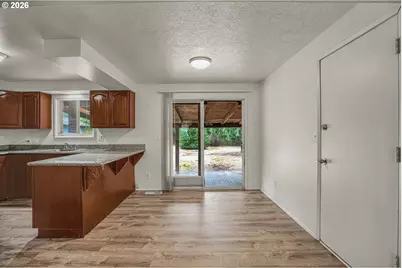 320 SE 143rd Ave, Portland, OR 97233 - Photo 6