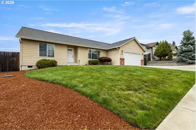 186 Woodduck St, Winston, OR 97496 - Photo 2