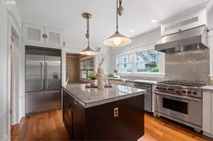 2328 SW Broadway Dr, Portland, OR 97201 - Photo 18