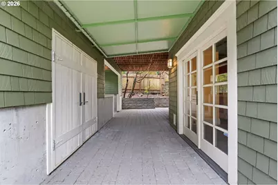 2328 SW Broadway Dr, Portland, OR 97201 - Photo 42