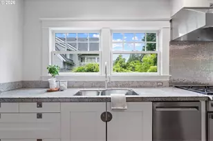 2328 SW Broadway Dr, Portland, OR 97201 - Photo 16