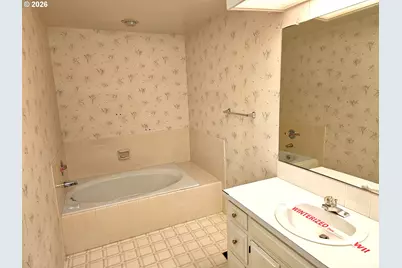 8360 SW Mariners Dr, Wilsonville, OR 97070 - Photo 8