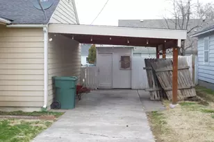 214 NW 5th Ave, Milton-Freewater, OR 97862 - Photo 2