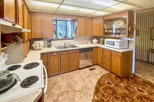 159 NE Lombardy Dr, Roseburg, OR 97470 - Photo 8