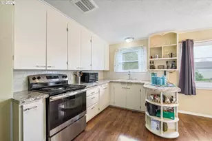 1002 N 10th Ave, Kelso, WA 98626 - Photo 6