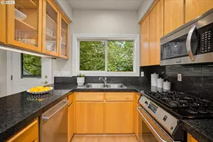 2667 NW Thurman St, Portland, OR 97210 - Photo 10
