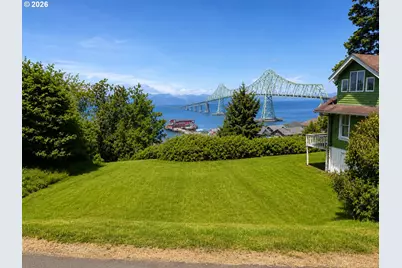 356 Floral St, Astoria, OR 97103 - Photo 2