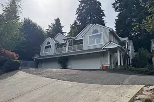 12245 SE Whitcomb Dr, Milwaukie, OR 97222 - Photo 1