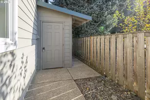 248 NE 66th Ave, Hillsboro, OR 97124 - Photo 34