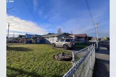 907 Greenwood Ave, Reedsport, OR 97467 - Photo 38