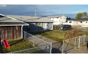 907 Greenwood Ave, Reedsport, OR 97467 - Photo 8