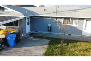 907 Greenwood Ave, Reedsport, OR 97467 - Photo 4