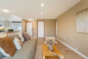 824 SE 207th Ave, Gresham, OR 97030 - Photo 8