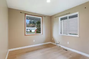 824 SE 207th Ave, Gresham, OR 97030 - Photo 32