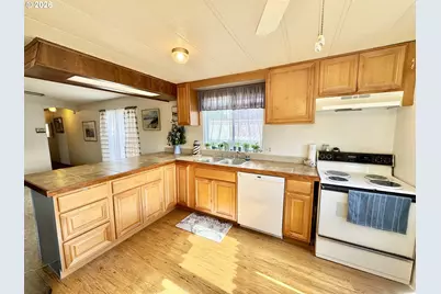 98042 W Benham Ln #2, Brookings, OR 97415 - Photo 4