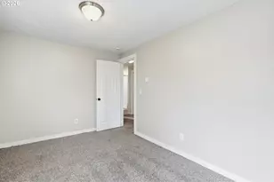 912 NE Hacienda Ct, Gresham, OR 97030 - Photo 34