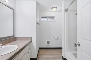 912 NE Hacienda Ct, Gresham, OR 97030 - Photo 22