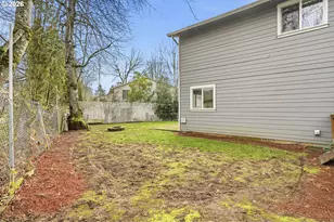 912 NE Hacienda Ct, Gresham, OR 97030 - Photo 42