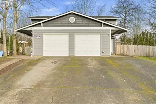 912 NE Hacienda Ct, Gresham, OR 97030 - Photo 2