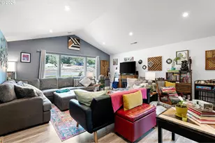 443 N Hyland Ln, Lowell, OR 97452 - Photo 14