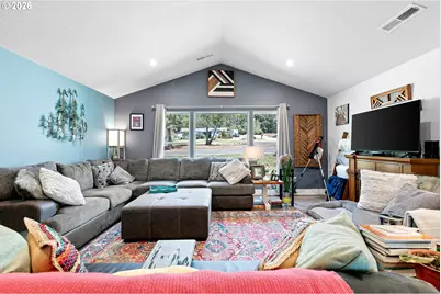 443 N Hyland Ln, Lowell, OR 97452 - Photo 12