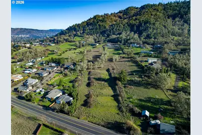 1448 Lookingglass Rd, Roseburg, OR 97471 - Photo 4