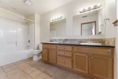 9916 SE Liebe Ct, Portland, OR 97266 - Photo 16