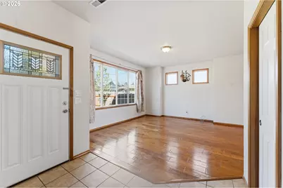 9916 SE Liebe Ct, Portland, OR 97266 - Photo 10