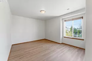 9916 SE Liebe Ct, Portland, OR 97266 - Photo 26