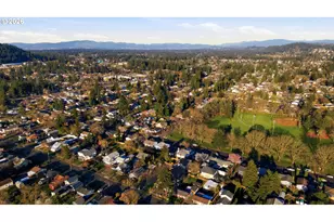 9916 SE Liebe Ct, Portland, OR 97266 - Photo 48