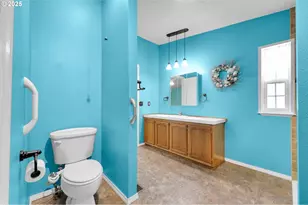 38431 Row River Rd, Dorena, OR 97434 - Photo 24