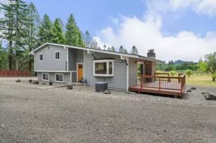 906 Old Garden Valley Rd, Roseburg, OR 97471 - Photo 2