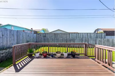 1860 Grant St, North Bend, OR 97459 - Photo 14