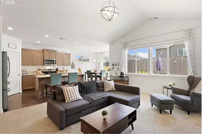 1300 N Broadway St, Estacada, OR 97023 - Photo 8