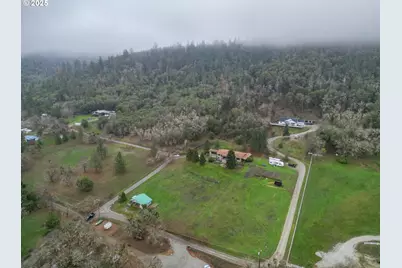 4644 Glen Echo Way, Central Point, OR 97502 - Photo 32