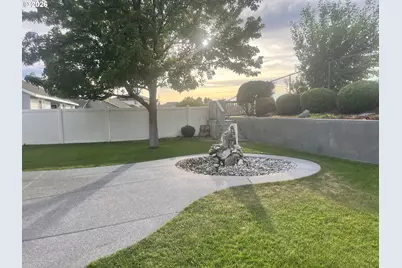 1728 W Alleluia Ave, Hermiston, OR 97838 - Photo 18