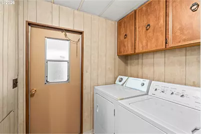 1400 Candlelight Dr #226, Eugene, OR 97402 - Photo 12