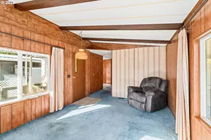 1400 Candlelight Dr, Eugene, OR 97402 - Photo 6