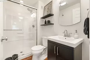 4323 NE 13th Ave, Portland, OR 97211 - Photo 24