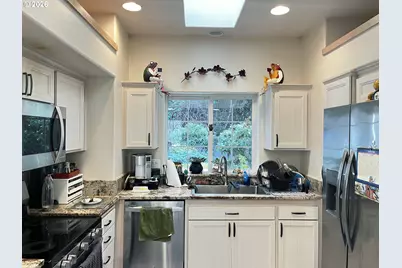 3330 31st St, Florence, OR 97439 - Photo 28