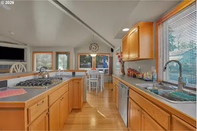 6134 SE Sigrid St, Hillsboro, OR 97123 - Photo 14