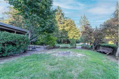 326 Holcomb Rd, Kelso, WA 98626 - Photo 32