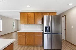 13811 SE Gannon Dr, Clackamas, OR 97015 - Photo 8