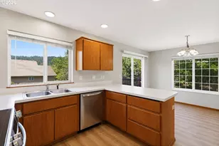 13811 SE Gannon Dr, Clackamas, OR 97015 - Photo 4