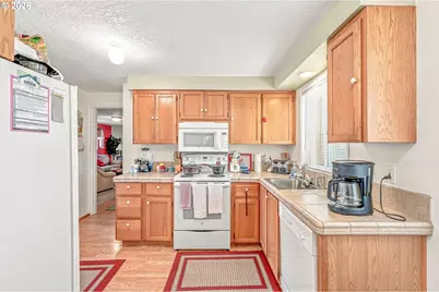 1655 Alexandra Ave, Woodburn, OR 97071 - Photo 12