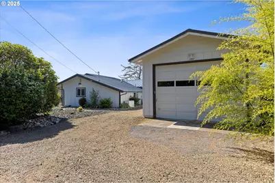 2997 NE Loop Dr, Otis, OR 97368 - Photo 32